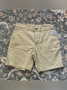 Old Navy men’s Khaki Bermuda Shorts - Light Tan